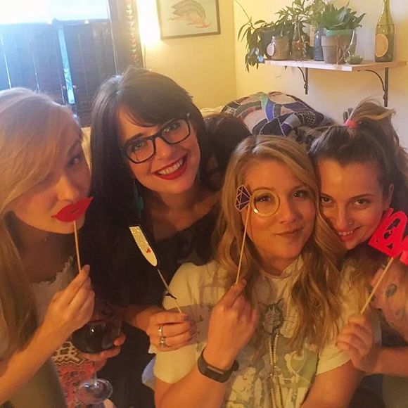 Meet your Posher, Tina - Picture 1 of 1